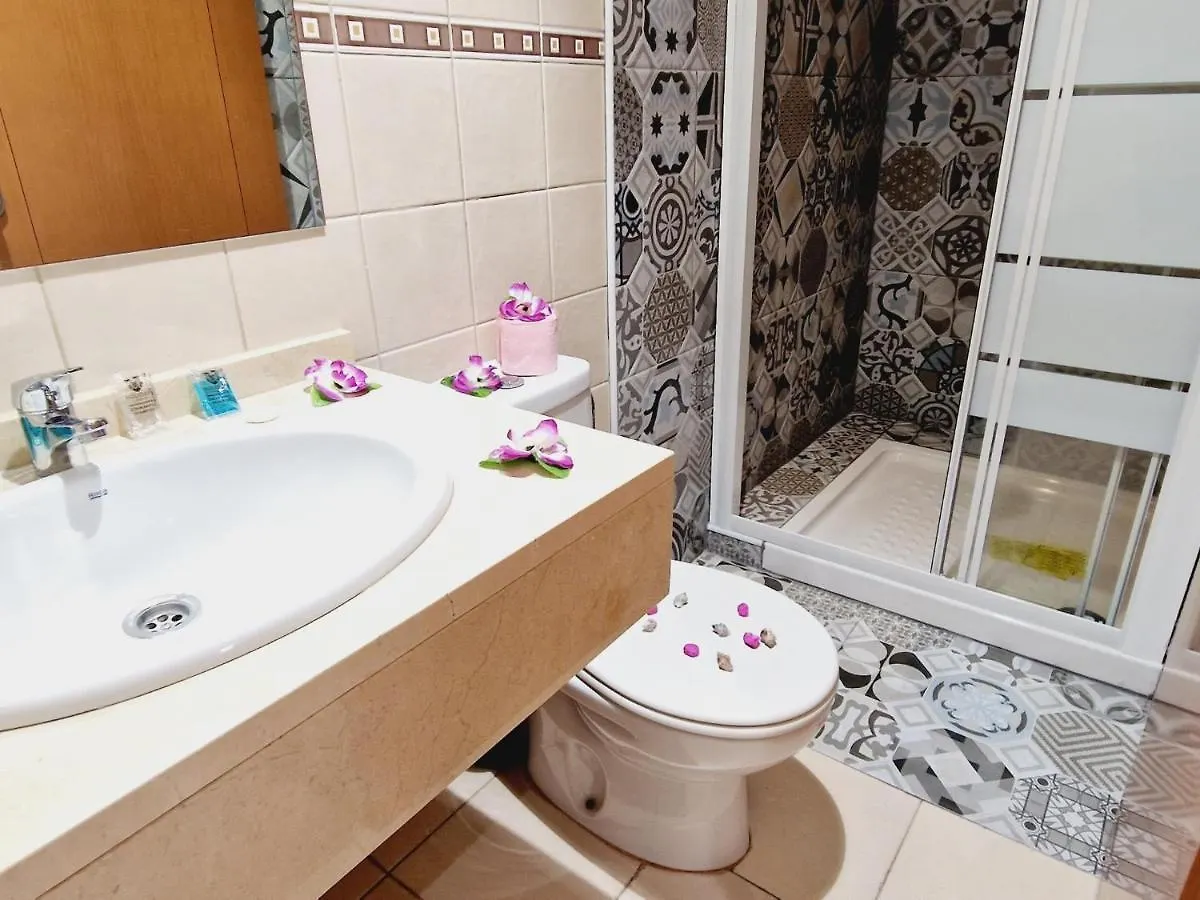 Сasa de vacaciones Precious 3 Bedroom, Oasis De Fanabe Wifi Free Costa Adeje